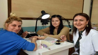 AKMEKte güzellik uzmanı yetişiyor