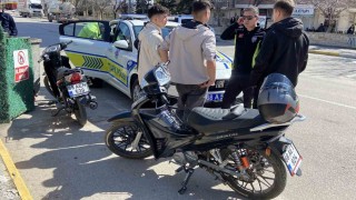 Aksarayda polis motosikletlerin peşinde