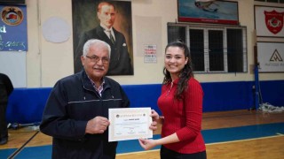 Alanyada zeybek kurslarının ikinci dönemi sertifika töreniyle tamamlandı