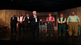Alkışlar, Erzurum Şehir Tiyatrosuna