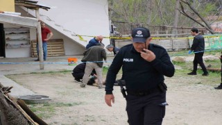Amasyada 28 yaşındaki genç evinin önünde bıçaklanarak öldürüldü