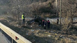Amasyada hafif ticari araç devrildi: 1 ölü, 4 yaralı