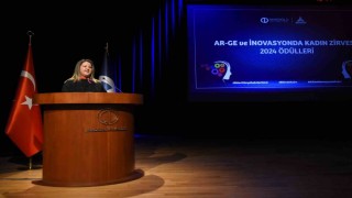 Anadolu Üniversitesi 2024 Yılı AR-GE ve İnovasyonda Kadın Zirvesi Ödülleri sahiplerini buldu