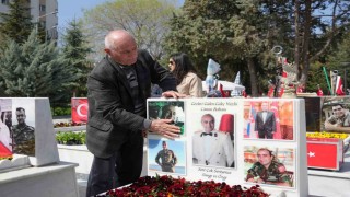 Ankarada bayram öncesi şehitliklere ziyaret