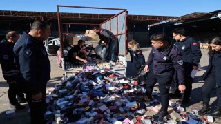 Antalyada ele geçirilen 2 bin adet sahte parfüm imha edildi