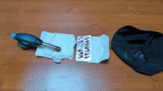 Aracın motoruna saklanan uyuşturucu polisin dikkatinden kaçmadı