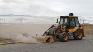 Ardahan Belediyesi bahar temizliğine başladı