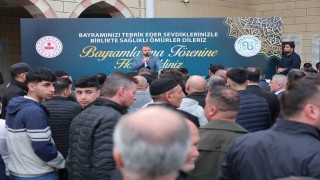 Arnavutköy Belediyesi Geleneksel hale getirdiği bayram sofralarını bu sene de kurdu