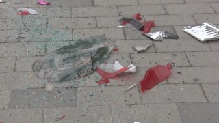 Avcılarda kamyonetin 4 araca çarptığı kaza güvenlik kamerasında