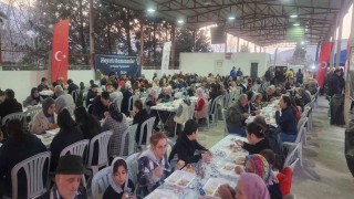 Aydın Büyükşehir Belediyesi Bozdoğanda iftar sofrası kurmaya devam ediyor