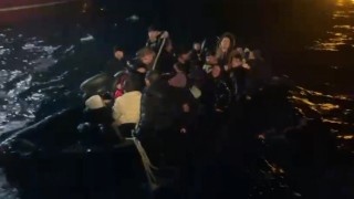 Ayvalık açıklarında 32 düzensiz göçmen yakalandı