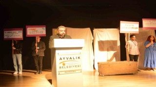 Ayvalıkta Kadın oyunları Festivali Dünya Tiyatro Bildirisi ile sona erdi