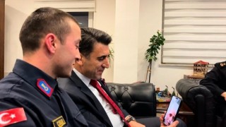 Babasıyla görüntülü görüşen Mehmetçik duygu dolu anlar yaşadı
