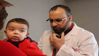 Bağırsak felci olan 4 aylık bebek ameliyatla sağlığına kavuştu