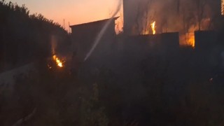 Bahçede çıkan yangını itfaiye söndürdü