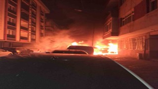 Bahçelievlerde 5 araç alev topuna döndü