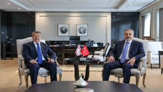 Bakan Fidan, KKTC Başbakanı Ünal Üstelle görüştü