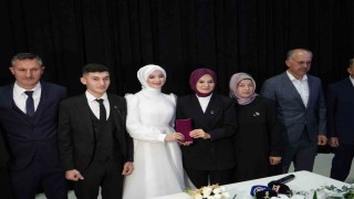 Bakan Göktaş, Evlilik Kredisinden faydalanan çiftin nikah şahidi oldu