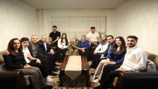 Bakan Göktaştan 46 yıl önce ABDye yerleşen Türk aileye sürpriz ziyaret