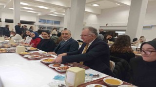 Bakan Işıkhan üniversite öğrencileriyle iftar yaptı