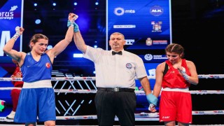 Balıkesir Büyükşehirli Milli Boksör Esra Yıldız Kahraman yarı finalde