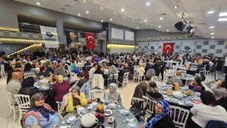 Bandırma Belediye Başkanı Mirza, özel bireylerle iftarda buluştu