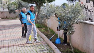 Bandırmadaki camileri yükümlüler temizledi