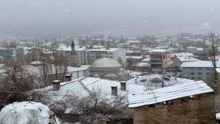 Başkale beyaza büründü