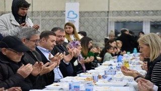 Başkan Ahmet Akın, Kepsutta Ramazan iftar yemeği düzenledi