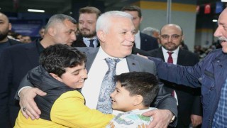 Başkan Bozbeyden gençlere halı saha müjdesi