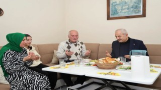 Başkan Büyükgöz hemşehrilerinin hanelerine konuk oluyor