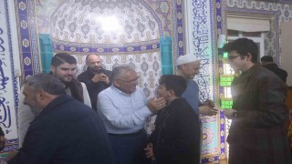 Başkan Büyükkılıç, teravih namazında Esenyurt sakinleriyle buluştu
