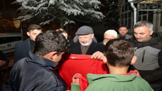 Başkan Çolakbayrakdar, Ramazan bereketini her gün bir mahallede paylaşıyor