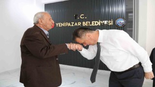 Başkan Ercan, vatandaşlarla bayramlaştı