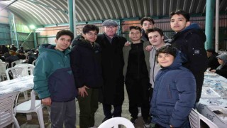 Başkan Kurt, Gündoğdu Mahallesinde iftarda vatandaşlarla buluştu