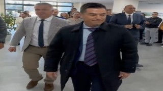 Başkan Ünlü, alkışlarla karşılandı