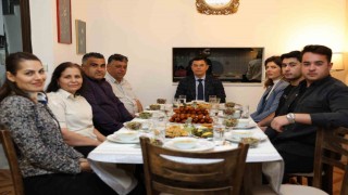 Başkan Ünlü, iftar yemeği davetini kırmadı