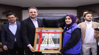 Başkan yardımcısı Eminoğlu gençlerle sahur yaptı