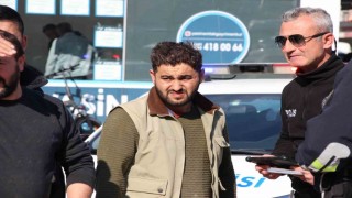Başkasının ehliyeti ile trafiğe çıkan sürücü polisten kaçamadı