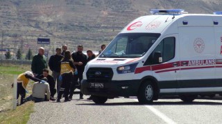 Batmanda kereste yüklü panelvan devrildi: 1 yaralı