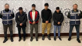 Bayburtta 5 düzeniz göçmen ve 3 insan taciri yakalandı
