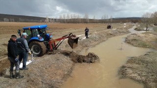 Bayburtta kar sularının erimesiyle arazilerde su baskınları yaşandı