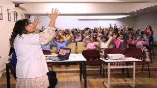 Bayraklı Belediyesinden çocuklara hijyen eğitimi
