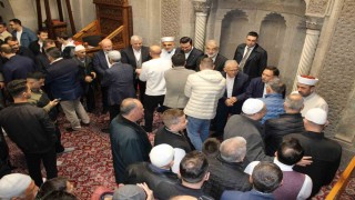 Bayram namazında camler doldu taştı