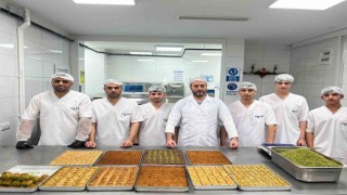 Bayramda talep arttı, baklava imalathaneleri tam gün çalışıyor