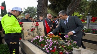 Bayramı arefesinde şehitler kabirleri başında dualarla anıldı