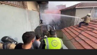 Beyoğlunda 4 katlı binada korkutan yangın