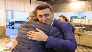 Bilecik Valisi Şefik Aygöl, iftarda huzurevi sakinleri ve çocuklarla buluştu