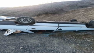Bingölde çiriş otu toplamaya giden şahısları taşıyan aracın freni patladı: 4 yaralı