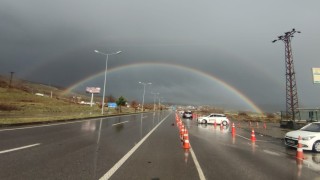 Bingölde gökkuşağı mest etti